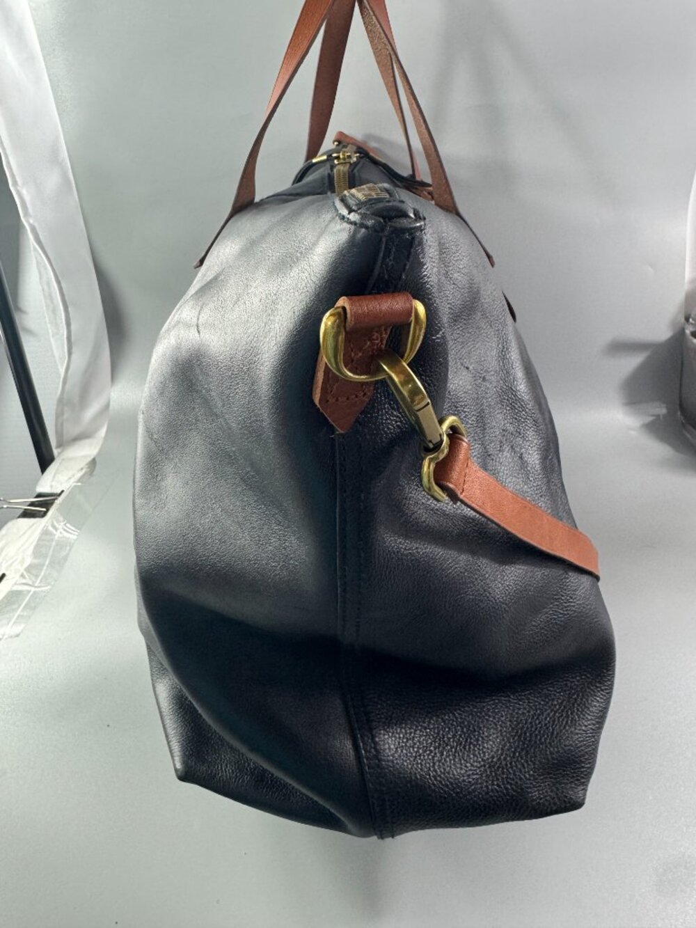 Madewell The Transport Weekenderin in True Black - Picture 10 of 15